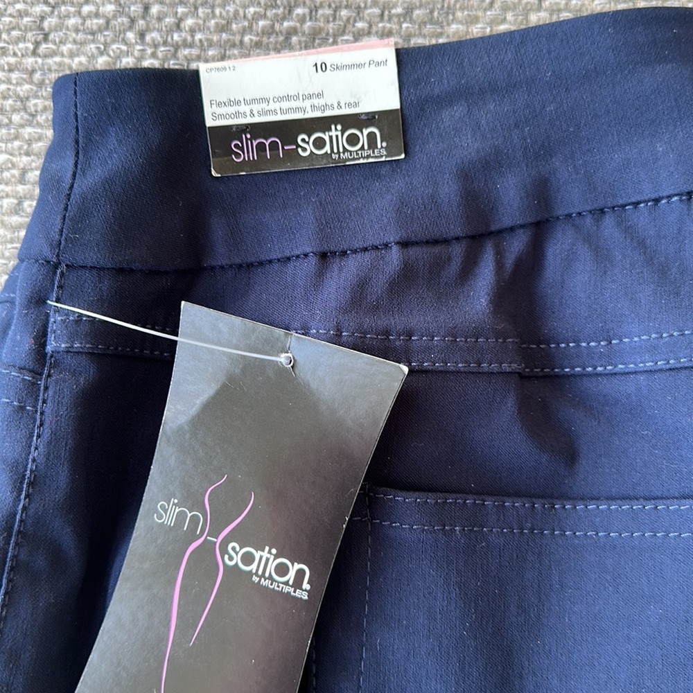 NWT Slim-Sation skimmer pants